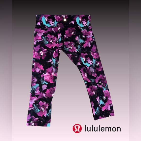 lululemon athletica Pants - lululemon Wunder Under Crop III size 10